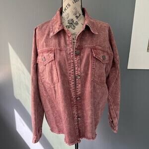 NWOT Red diamond wash button up distressed jean jacket with pockets